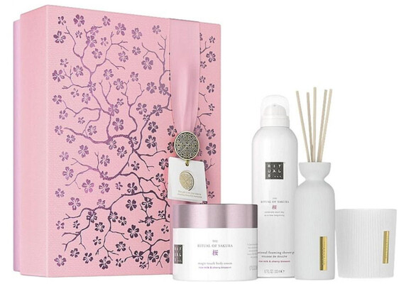 Набор Rituals The Ritual Of Sakura Gift Set L (Крем для тела 200 мл + Гель-пена для душа 200 мл + Ароматическая свеча 140 г + Аромадиффузор 70 мл)
