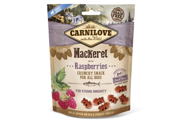Лакомство для собак Carnilove Crunchy Snack со скумбрией, малиной и свежим мясом, 200 г