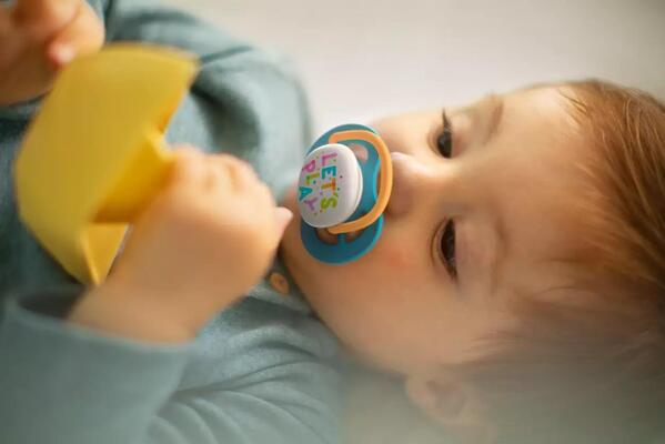 Пустышка силиконовая Philips Avent Ultra Air SCF080/10 ортодонтическая, 6-18 месяцев, 2 шт