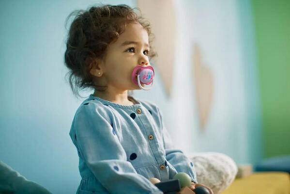 Пустышка силиконовая Philips Avent Ultra Air I love SCF080/04 ортодонтическая, 6-18 месяцев, для девочек, 2 шт