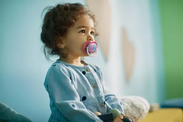 Пустушка силіконова Philips Avent Ultra Air I love SCF080/04 ортодонтична, 6-18 місяців, для дівчаток, 2 шт