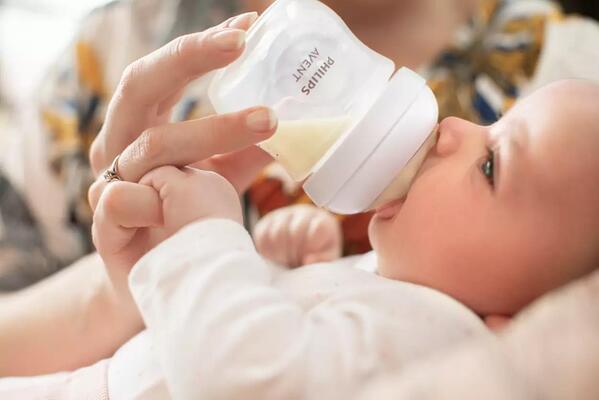 Соска силіконова Philips Avent Natural 2.0 SCY965/02, швидкий потік, від 6+ місяців, 2 шт