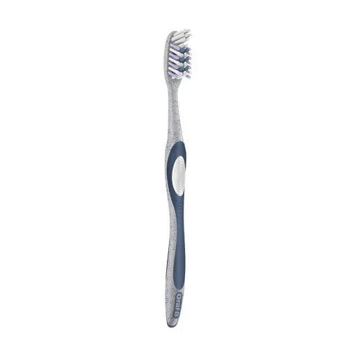 Зубная щетка Oral-B Pro-Expert, Экстра чистка 40, 1 штука