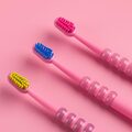Зубна щітка Curaprox Baby дитяча з гумовою ручкою, 0-4 роки