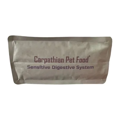 Корм сухий Carpathian Pet Food для котів з чутливою системою травлення з куркою та морським окунем, 1,5 кг