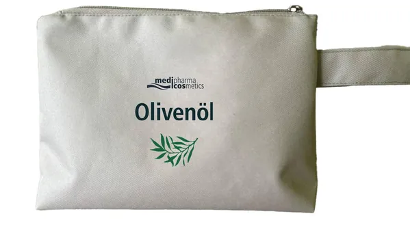Набір Medipharma Cosmetics Olivenol в косметичці