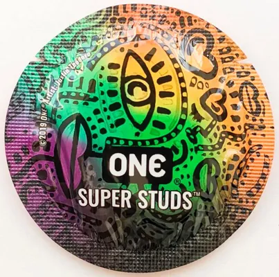 Презерватив ONE Super Studs з точковим рельєфом, 1 штука
