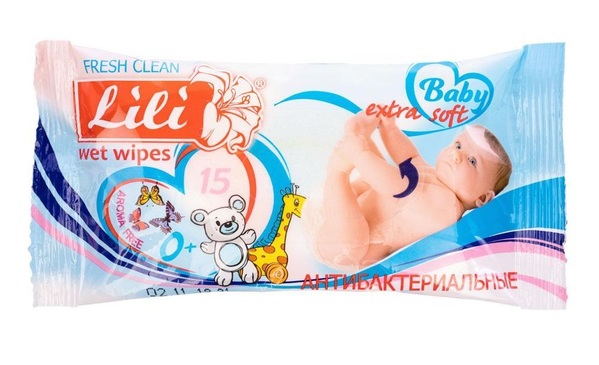 Серветки вологі Lili дитячі з екстрактом календули і вітаміном Е, 15 шт