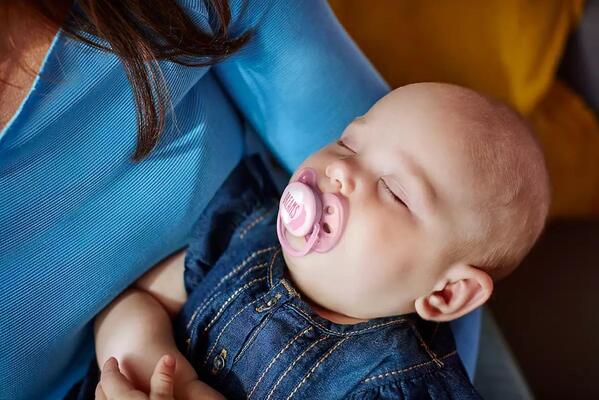 Пустышка силиконовая Philips Avent Ultra Soft SCF222/02, 0-6 месяцев, для девочек, 2 шт