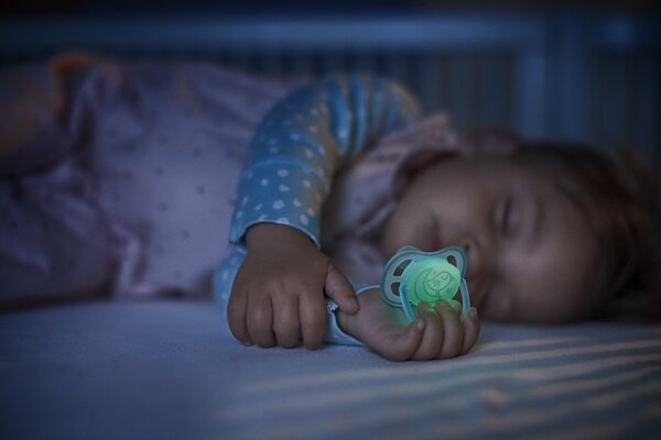 Пустушка силіконова Philips Avent Ultra Air Nighttime SCF376/21, 6-18 місяців, 2 шт