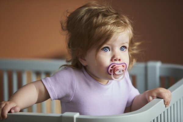 Пустышка силиконовая Philips Avent Ultra Air SCF349/12 ортодонтическая, 18+ месяцев, 2 шт