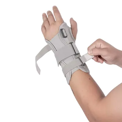 Бандаж на променезап'ястковий суглоб Orthoteh Wrist and Forearm Orthosis ORT-90104 лівий, розмір M