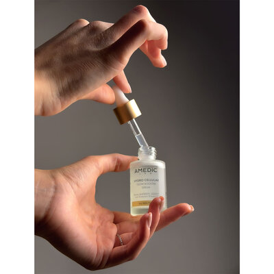 Сыворотка Amedic Hydro Cellular Glow Booster Serum Интенсивная для сияния кожи с витамином С и пептидами, 30 мл