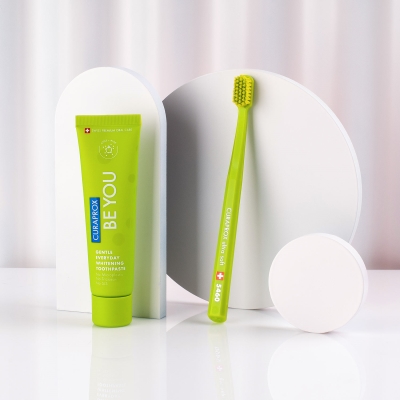 Зубная паста Curaprox Be You Explorer отбеливающая со вкусом яблока и алоэ, 60 мл