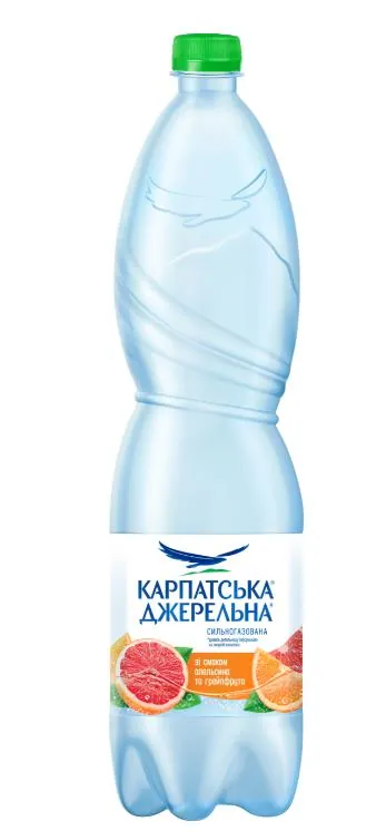 Вода мінеральна Карпатська Джерельна зі смаком апельсина та грейпфрута, сильногазована, 1,5 л