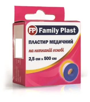 Пластир медичний FP Family Plast на нетканій основі в котушці з підвісом 2,5 см х 500 см, 1 штука