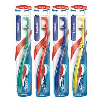 Зубна щітка Aquafresh Family Medium Standard, 1 штука