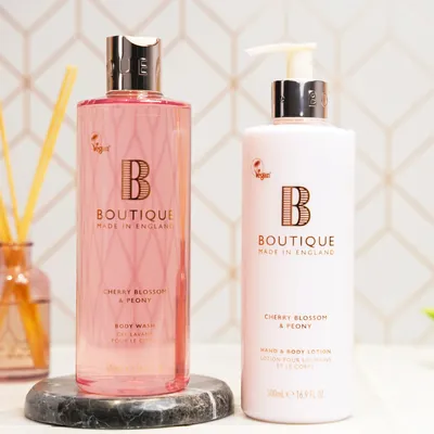 Лосьйон для рук і тіла Boutique Cherry Blossom & Peony, 500 мл
