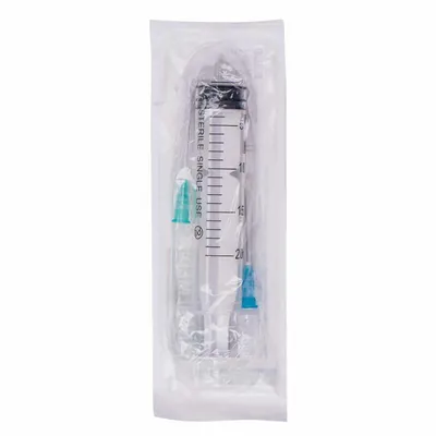 Шприц 20 мл Angelmed 3-х компонентний з двома голками 23G (0,6 мм x 30 мм) і 21G (0,8 мм x 40 мм), 1 штука