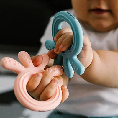 Прорізувач для зубів BabyOno 826/01 силіконовий Восьминіг, рожевий